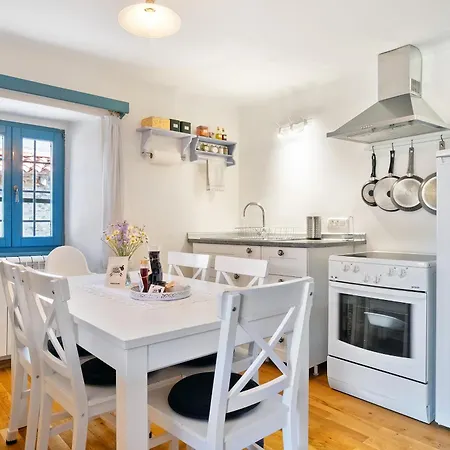 Apartma Hisa Pliska דירה